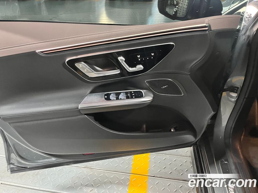 Mercedes-Benz EQE 2024