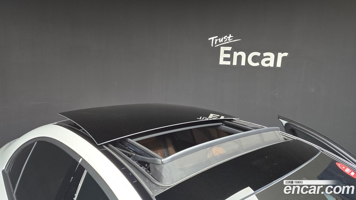 Mercedes-Benz E-Class 2025