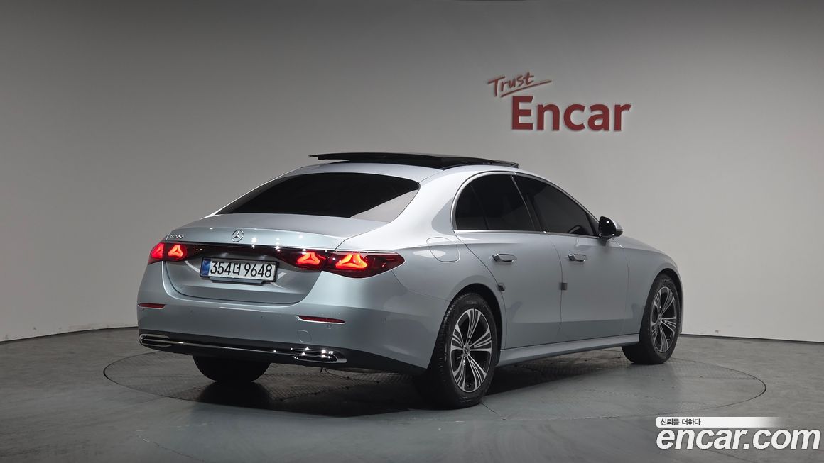 Mercedes-Benz E-Class 2025