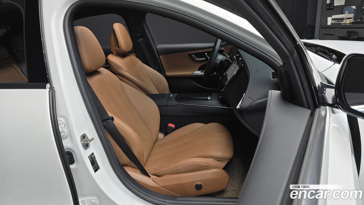 Mercedes-Benz E-Class 2025