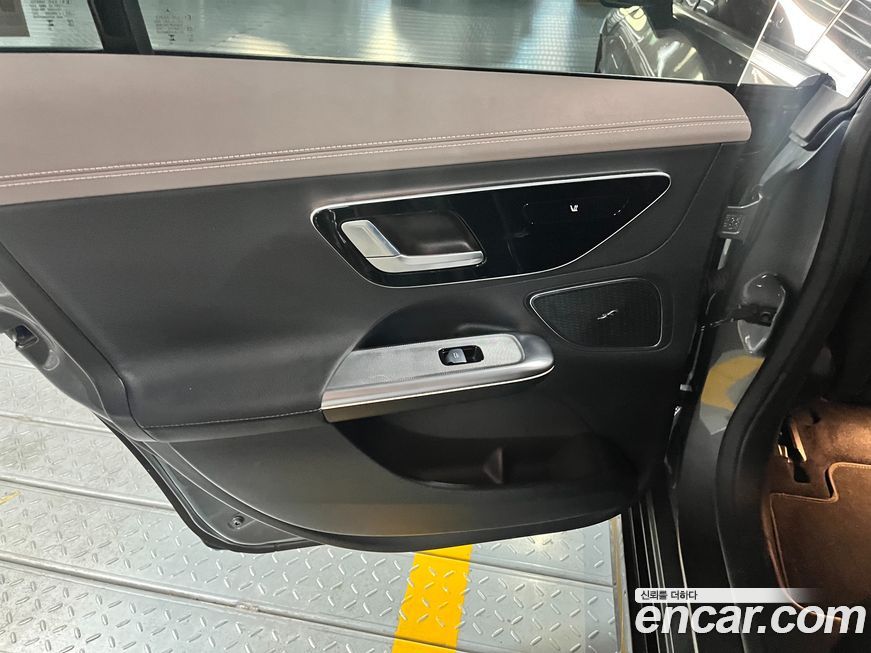 Mercedes-Benz EQE 2024