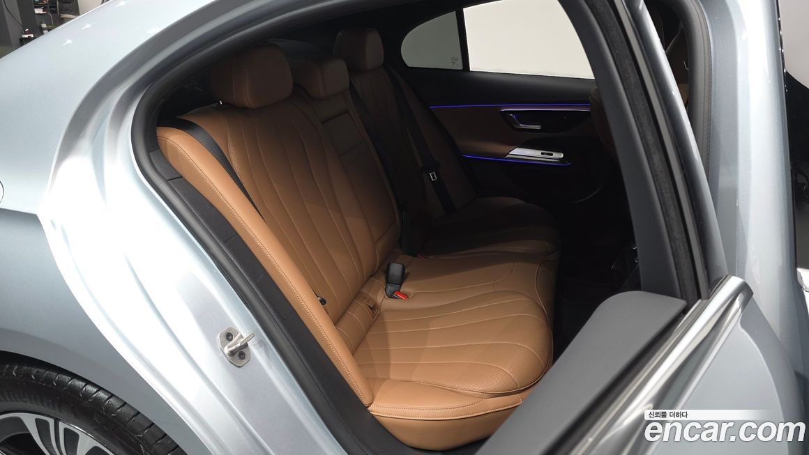 Mercedes-Benz E-Class 2025