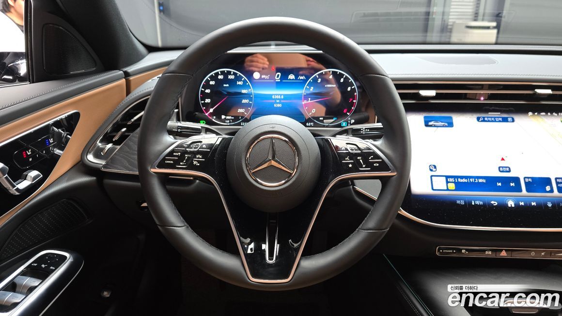 Mercedes-Benz E-Class 2025