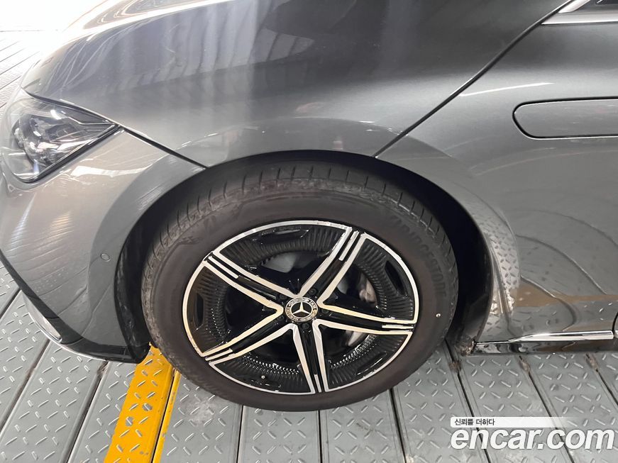 Mercedes-Benz EQE 2024