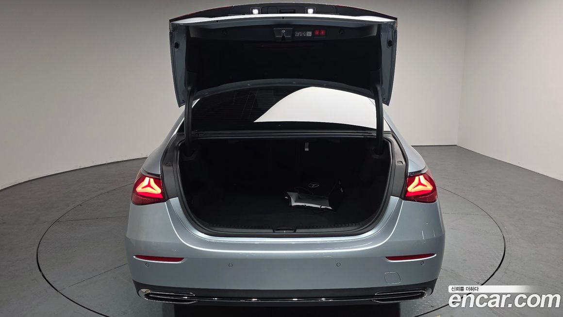 Mercedes-Benz E-Class 2025