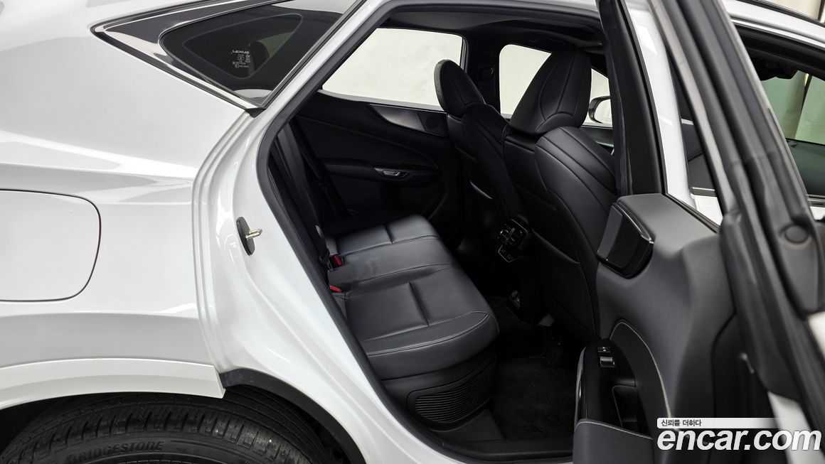 Lexus NX 2023