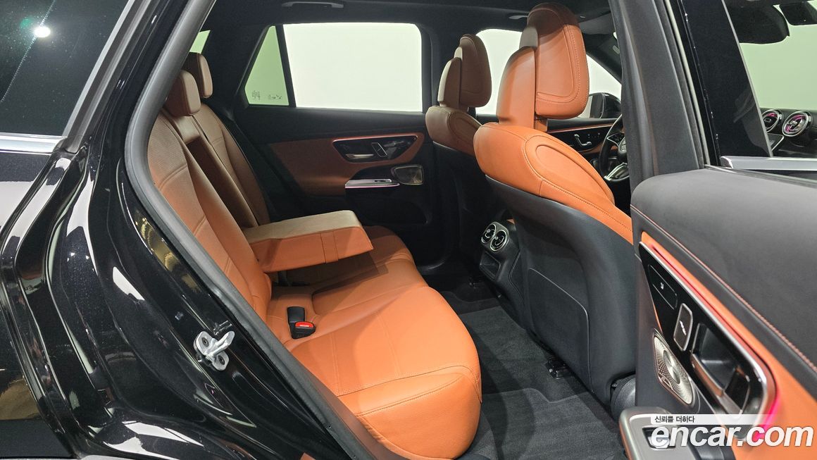 Mercedes-Benz GLC-Class 2025