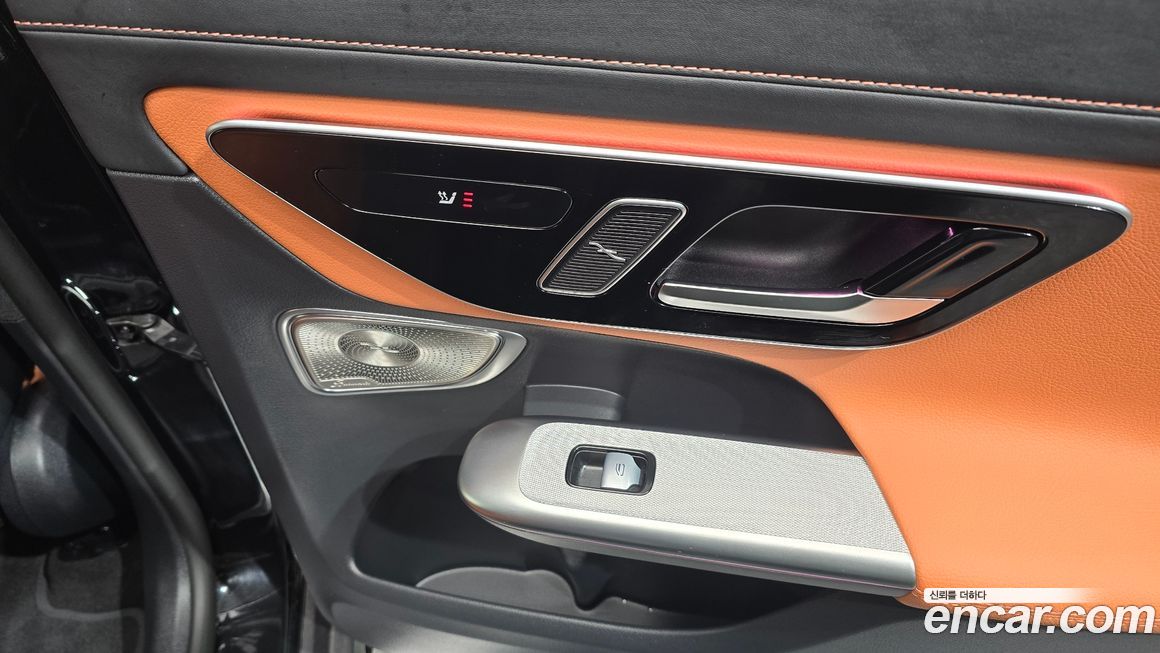 Mercedes-Benz GLC-Class 2025