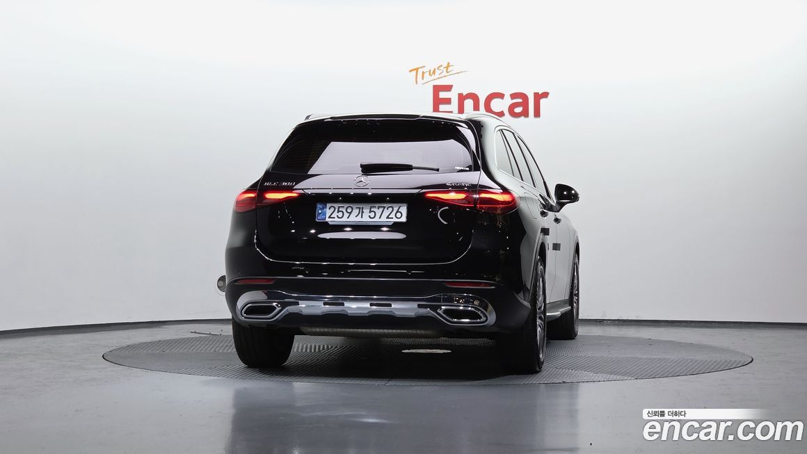 Mercedes-Benz GLC-Class 2025