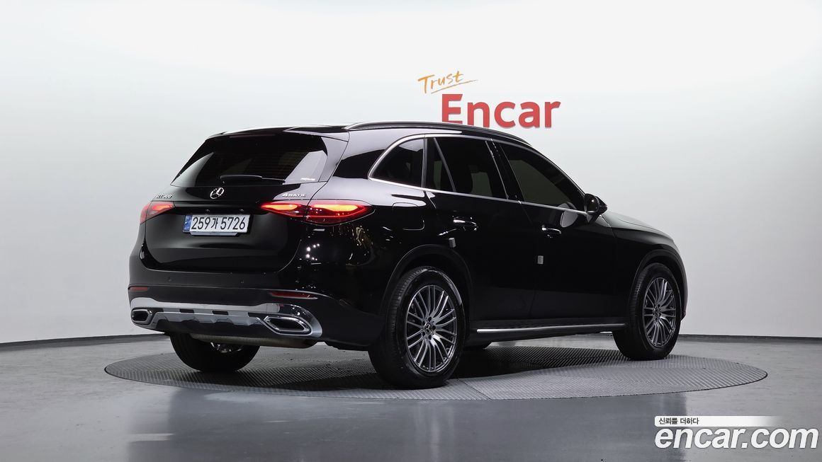 Mercedes-Benz GLC-Class 2025