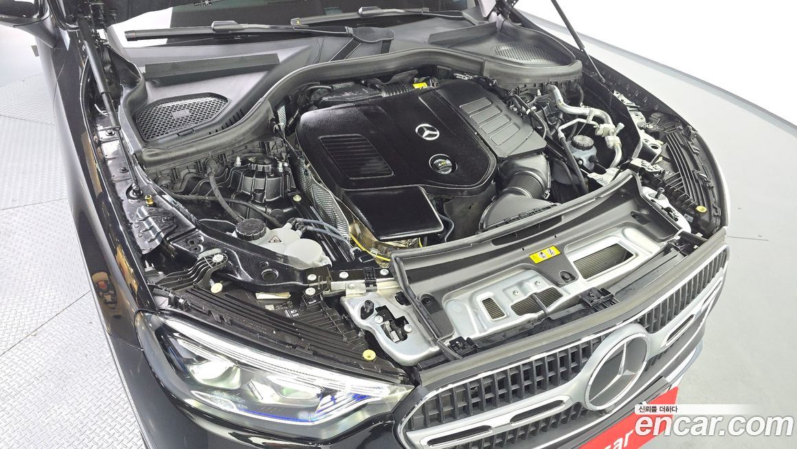 Mercedes-Benz GLC-Class 2025