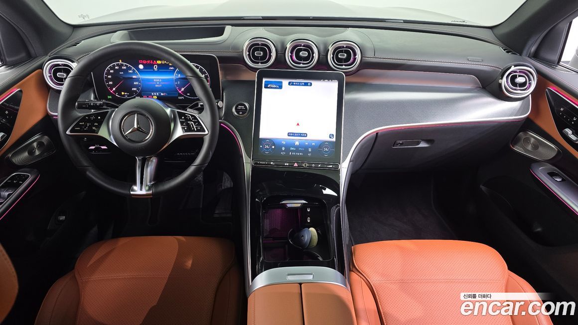 Mercedes-Benz GLC-Class 2025