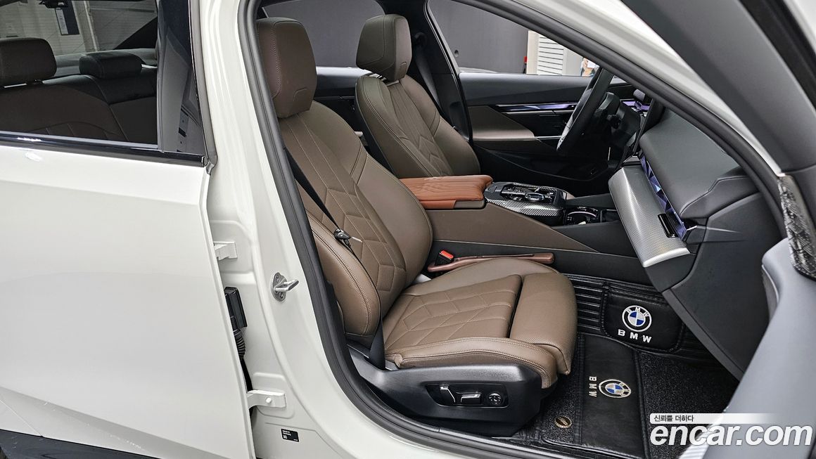 BMW 5-Series 2025