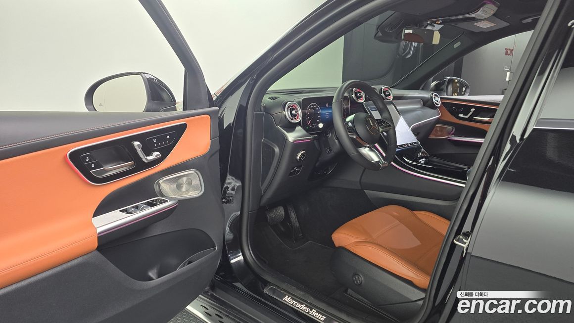 Mercedes-Benz GLC-Class 2025