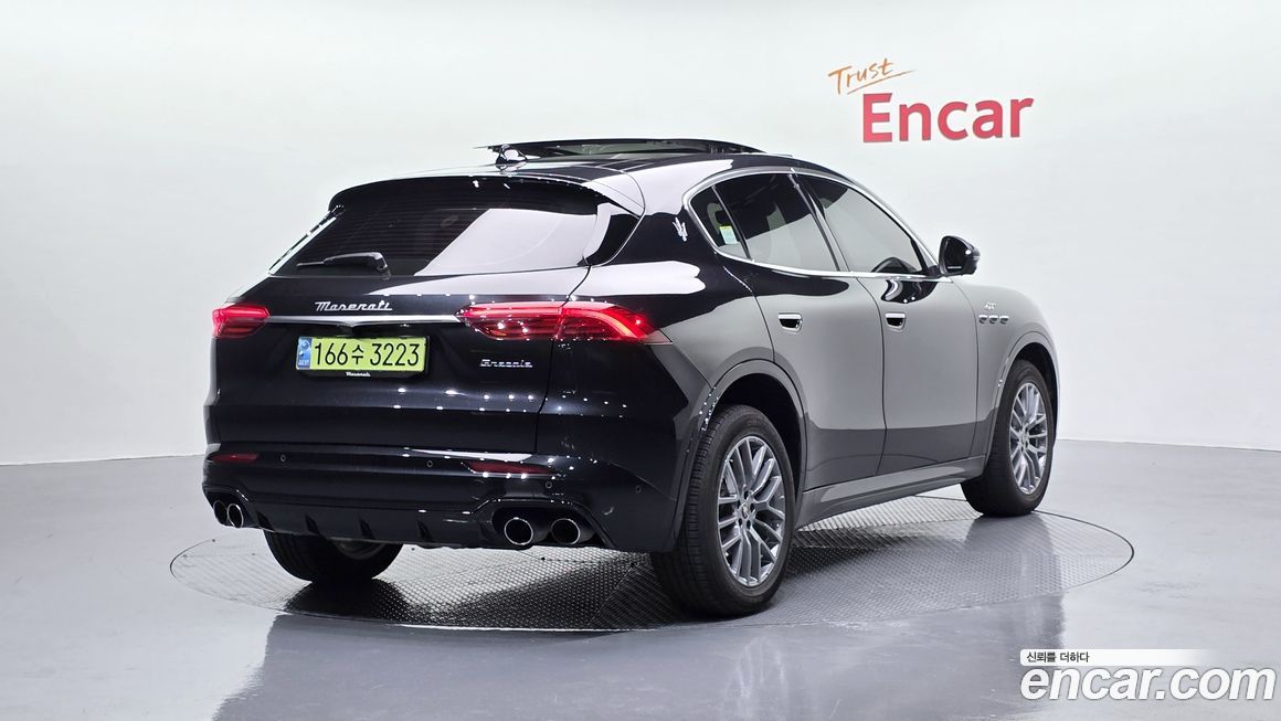 Maserati Grecale 2023