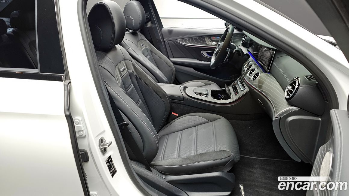 Mercedes-Benz E-Class 2023