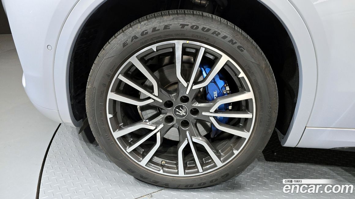Maserati Grecale 2023