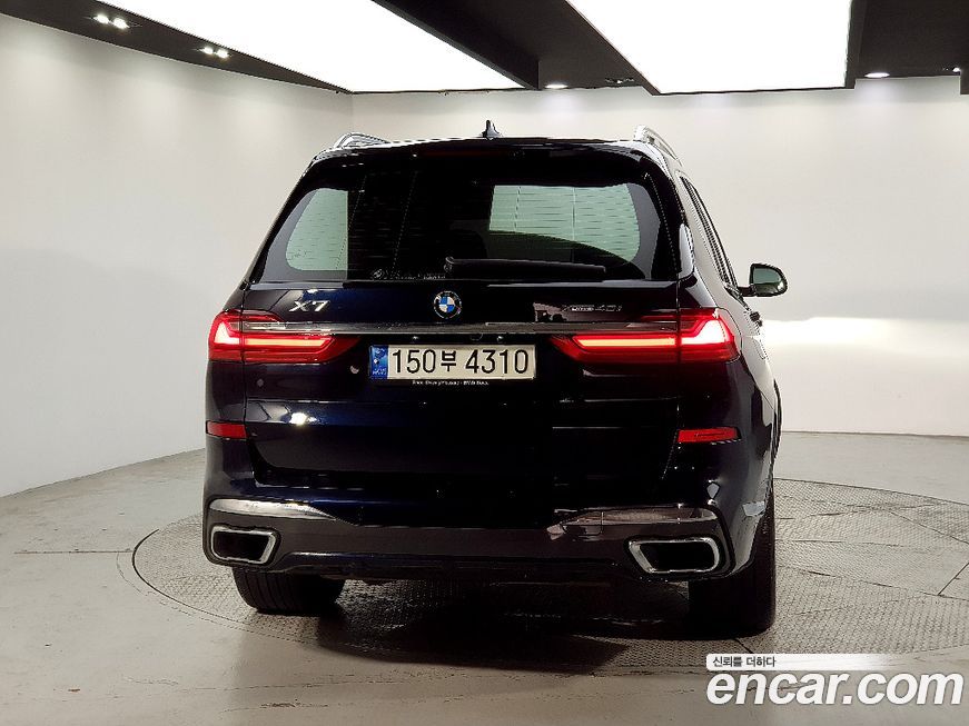 BMW X7 2021
