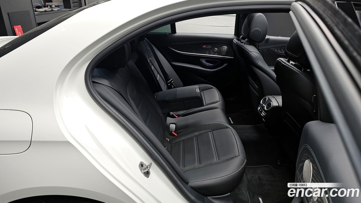 Mercedes-Benz E-Class 2023