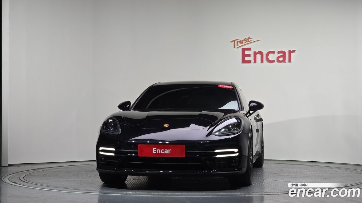 Porsche Panamera 2021