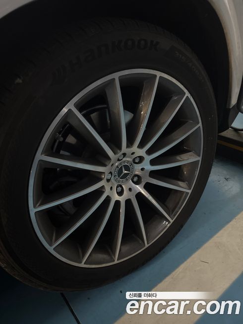 Mercedes-Benz GLE-Class 2025