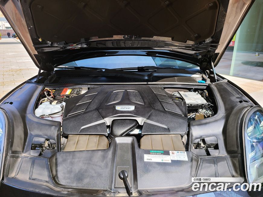 Porsche Cayenne 2021