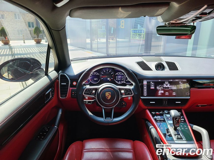 Porsche Cayenne 2021