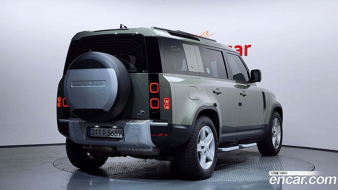 Land Rover Defender 2023