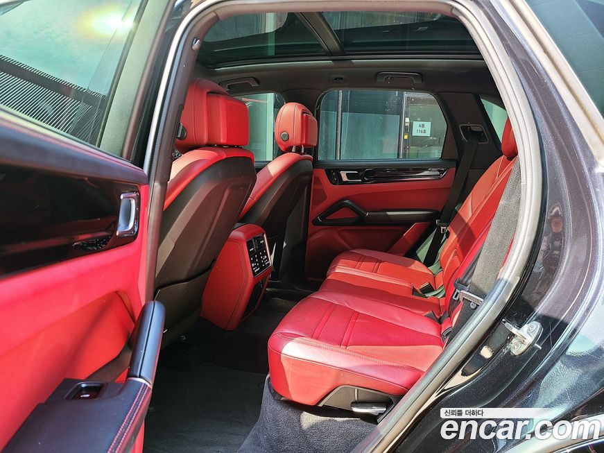 Porsche Cayenne 2021