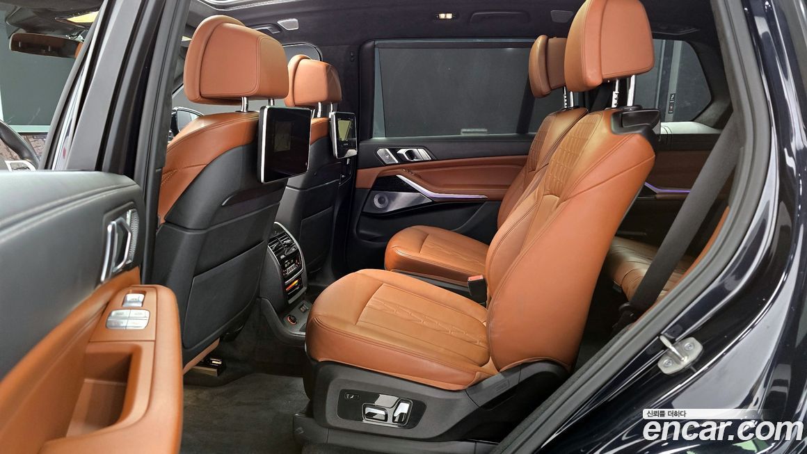 BMW X7 2021