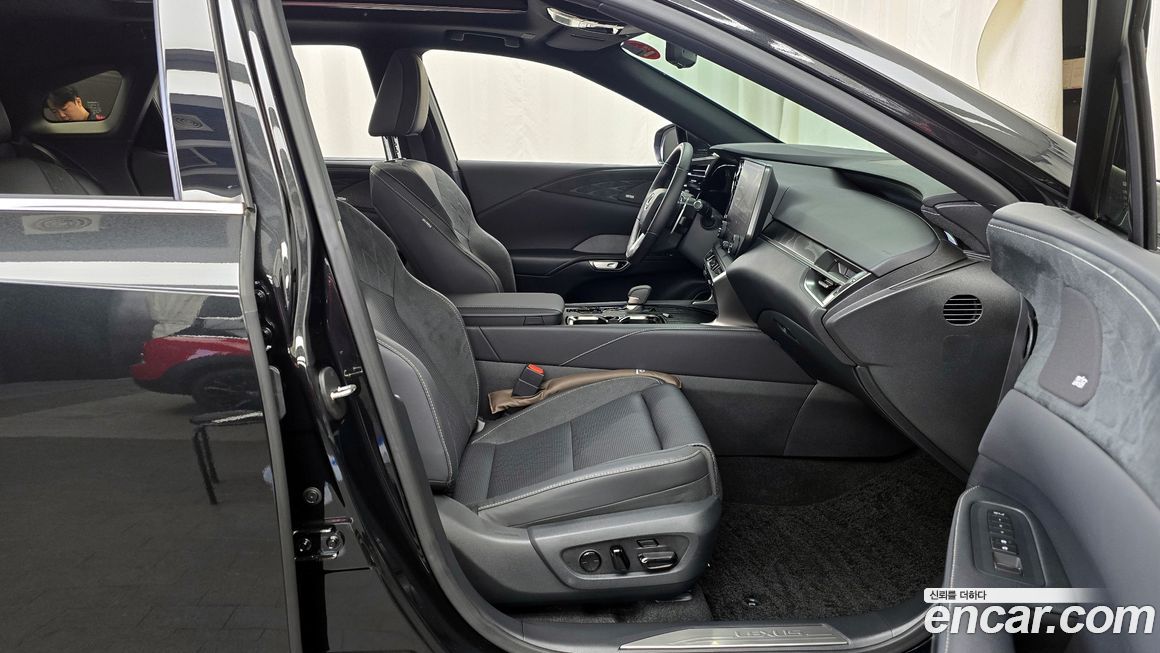Lexus RX 2025