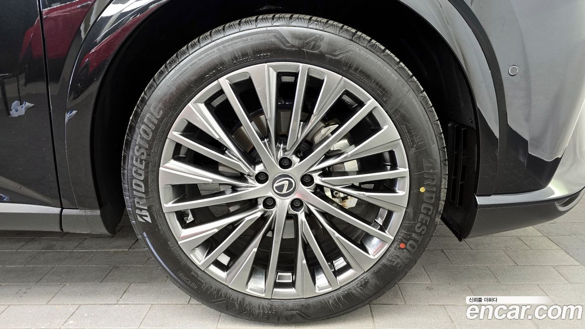 Lexus RX 2025
