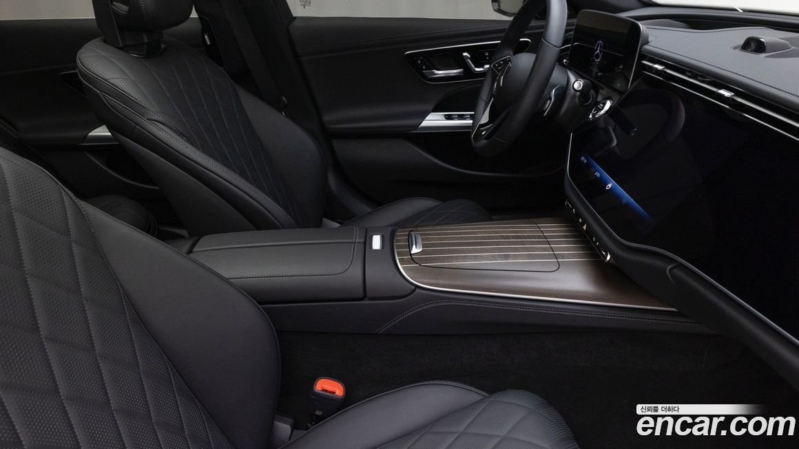 Mercedes-Benz E-Class 2024