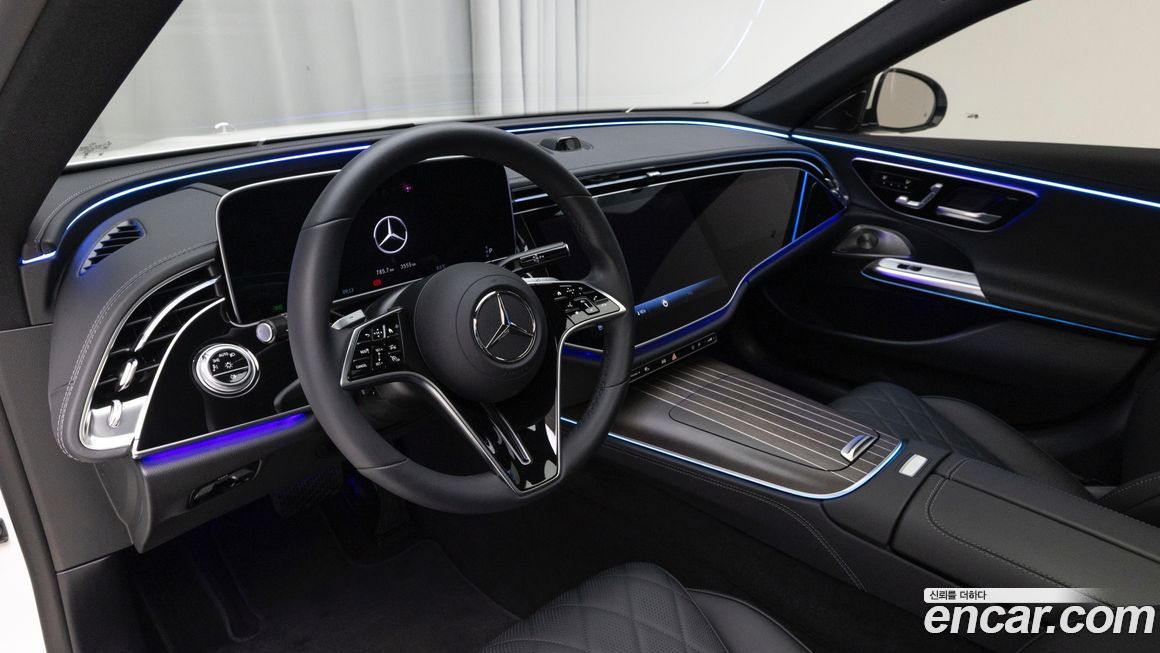 Mercedes-Benz E-Class 2024