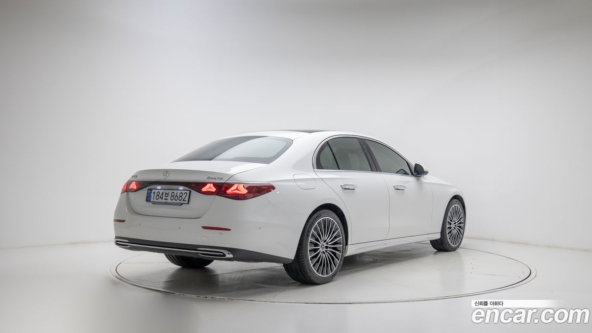 Mercedes-Benz E-Class 2024