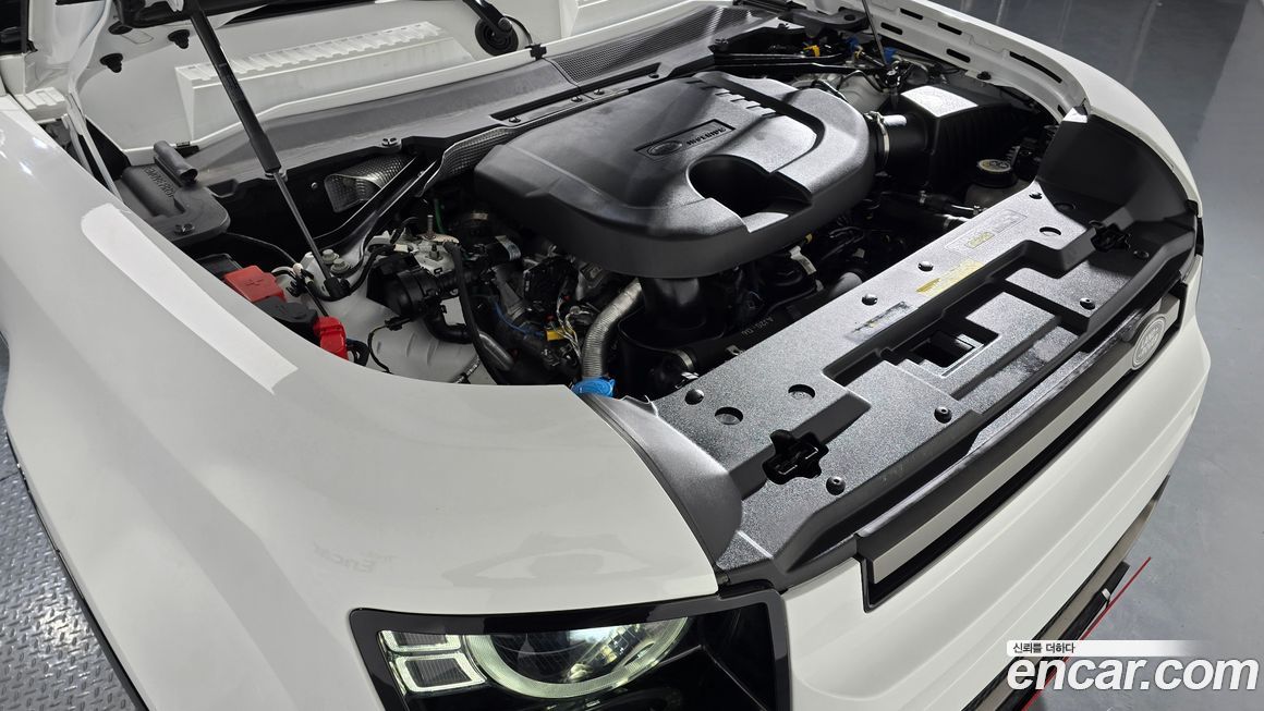 Land Rover Defender 2024