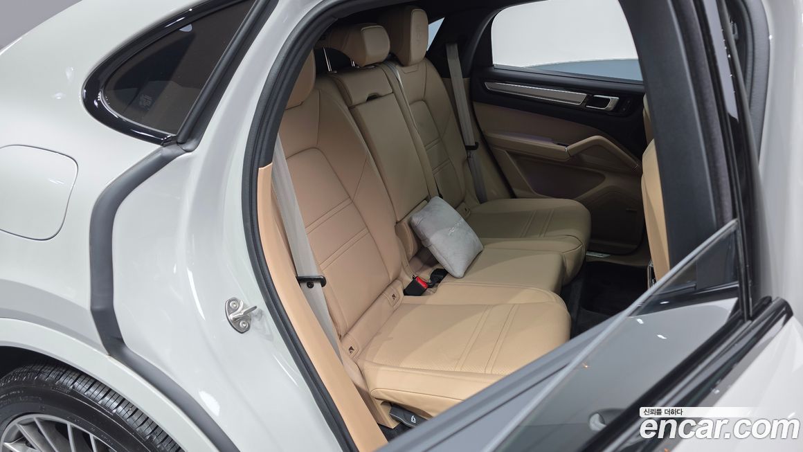 Porsche Cayenne 2023