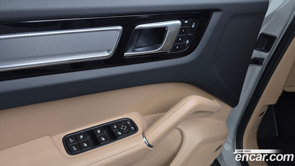 Porsche Cayenne 2023