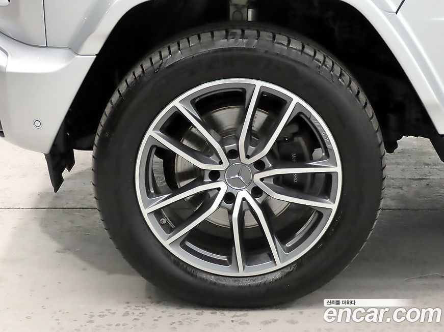 Mercedes-Benz G-Class 2025