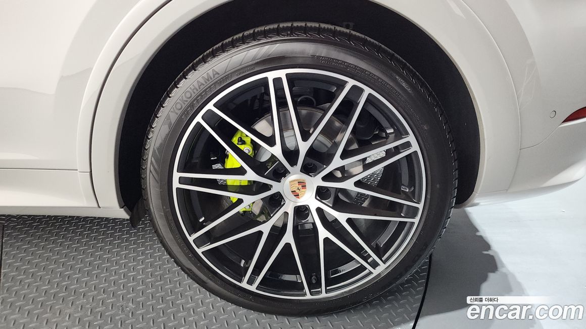 Porsche Cayenne 2025