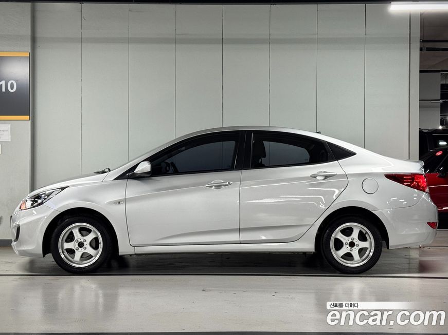 Hyundai Accent 2012