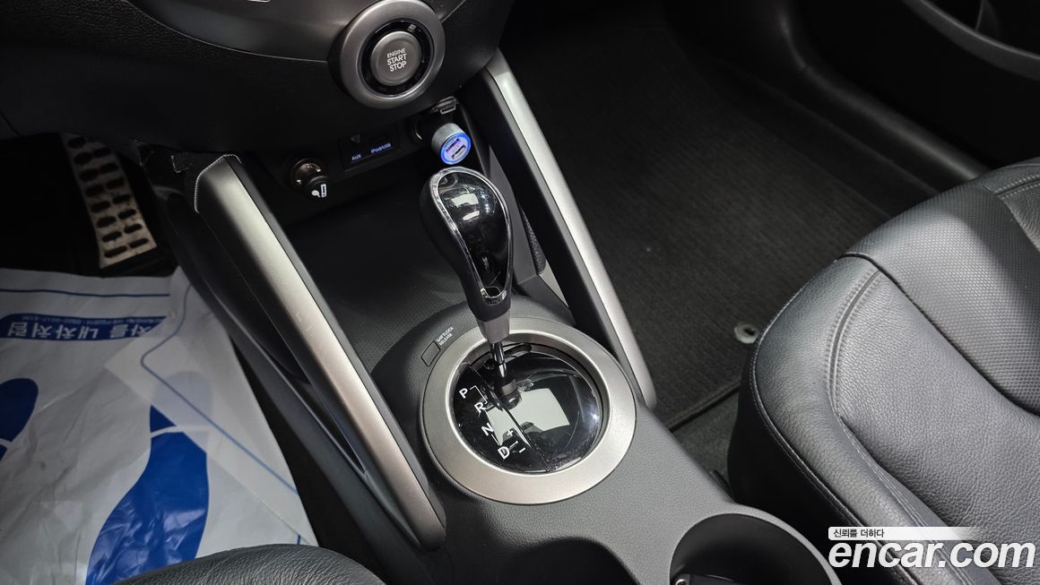 Hyundai Veloster 2012