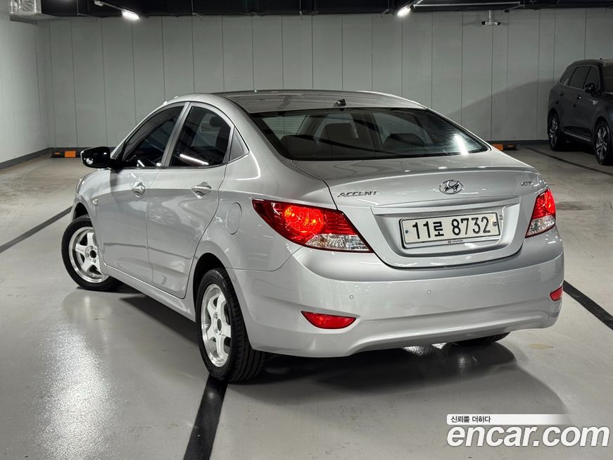Hyundai Accent 2012