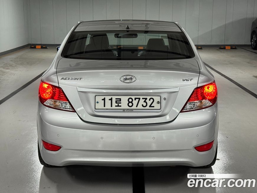 Hyundai Accent 2012