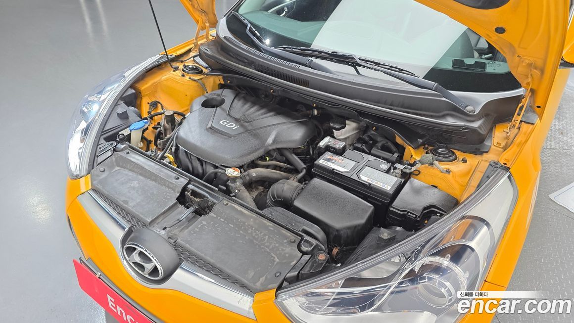 Hyundai Veloster 2012