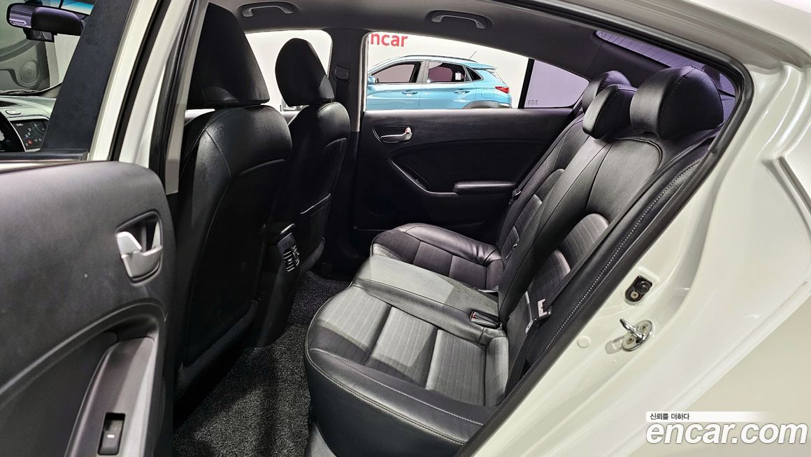 Kia K3 2016