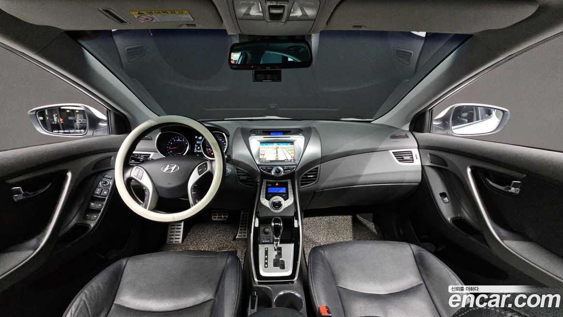 Hyundai AVANTE 2012