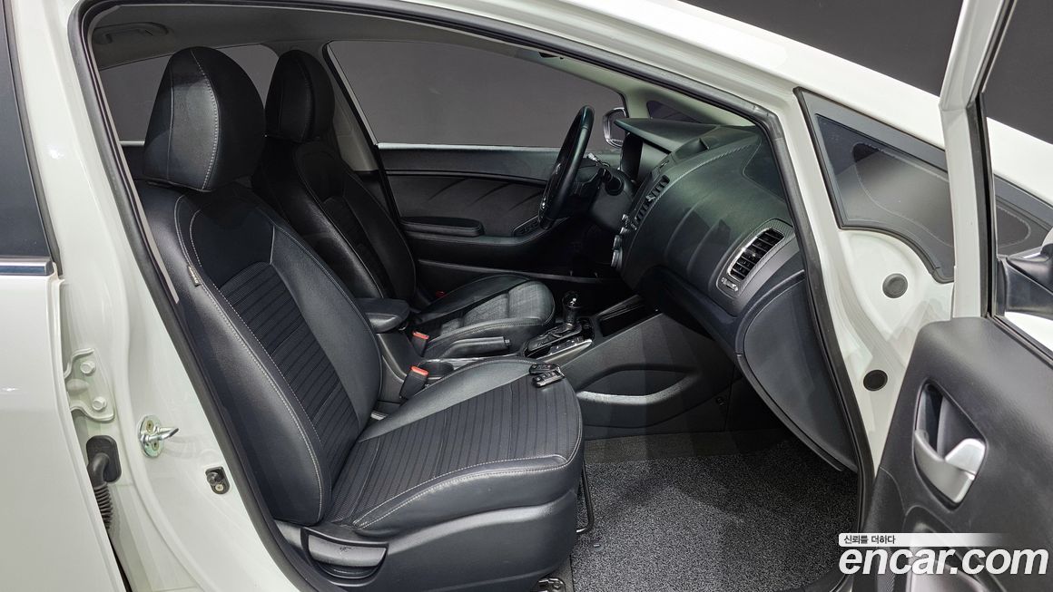 Kia K3 2016