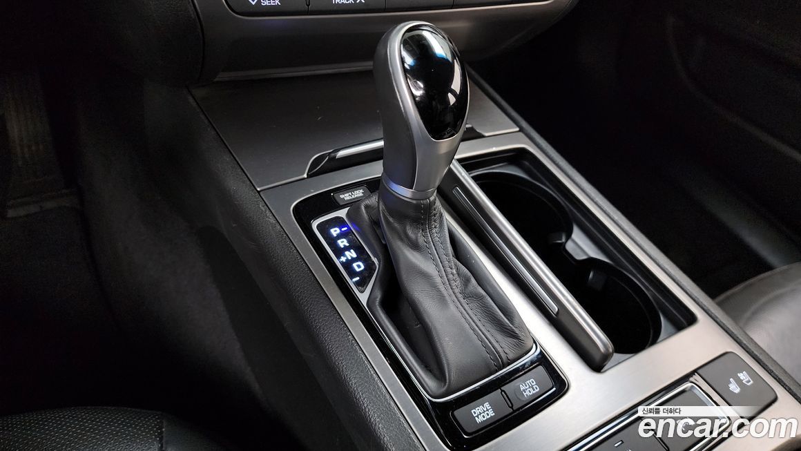 Hyundai Genesis 2016