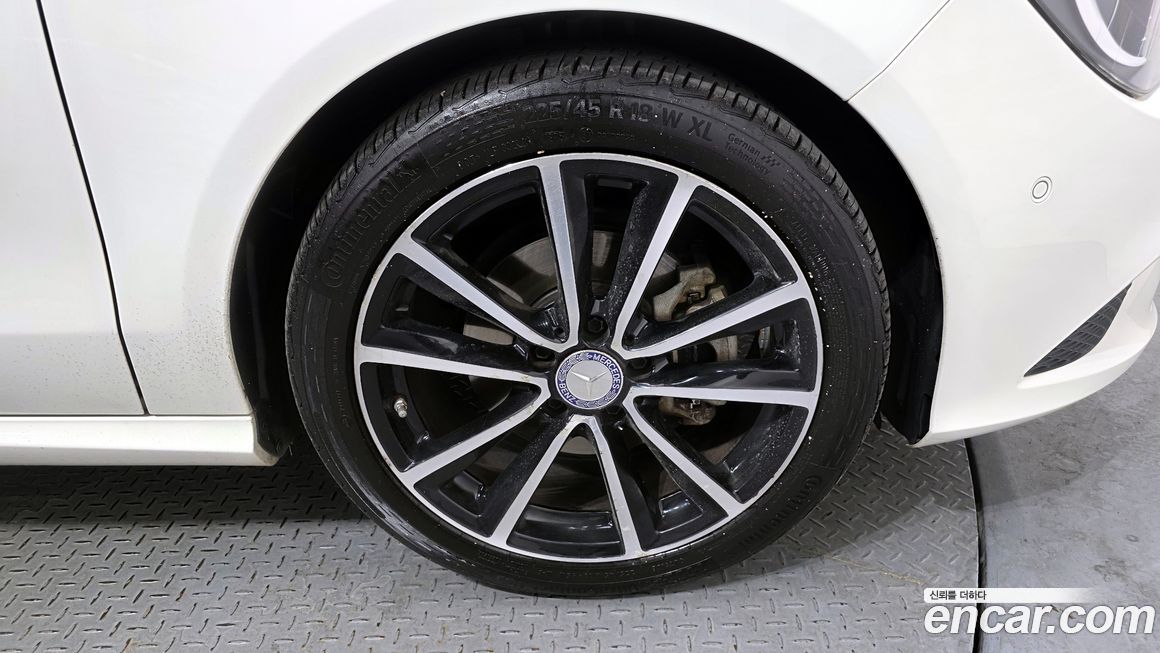 Mercedes-Benz CLA-Class 2015